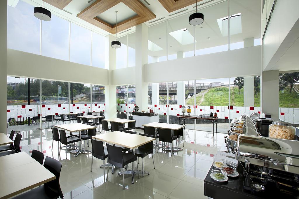 Amaris Hotel Bekasi Barat Exteriér fotografie