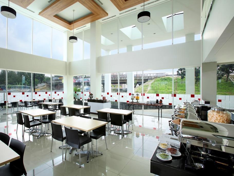 Amaris Hotel Bekasi Barat Exteriér fotografie